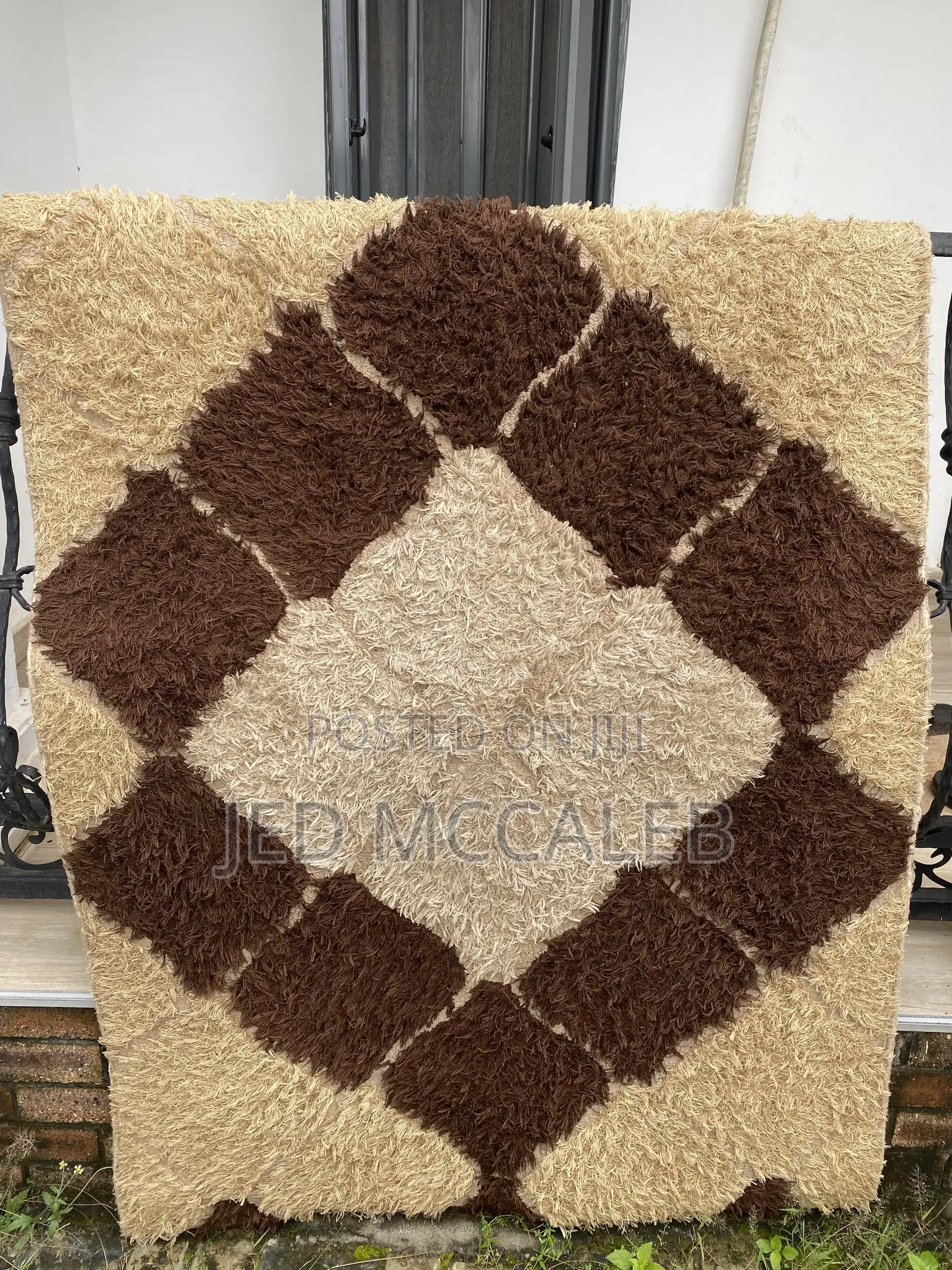 Center Rug for Sale Extremely Clean