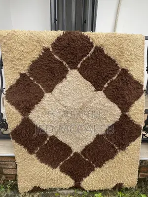 Center Rug for Sale Extremely Clean