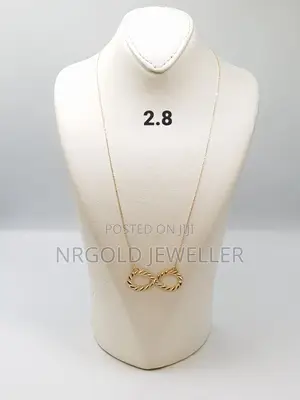 Pure 18karat Infinity Chain