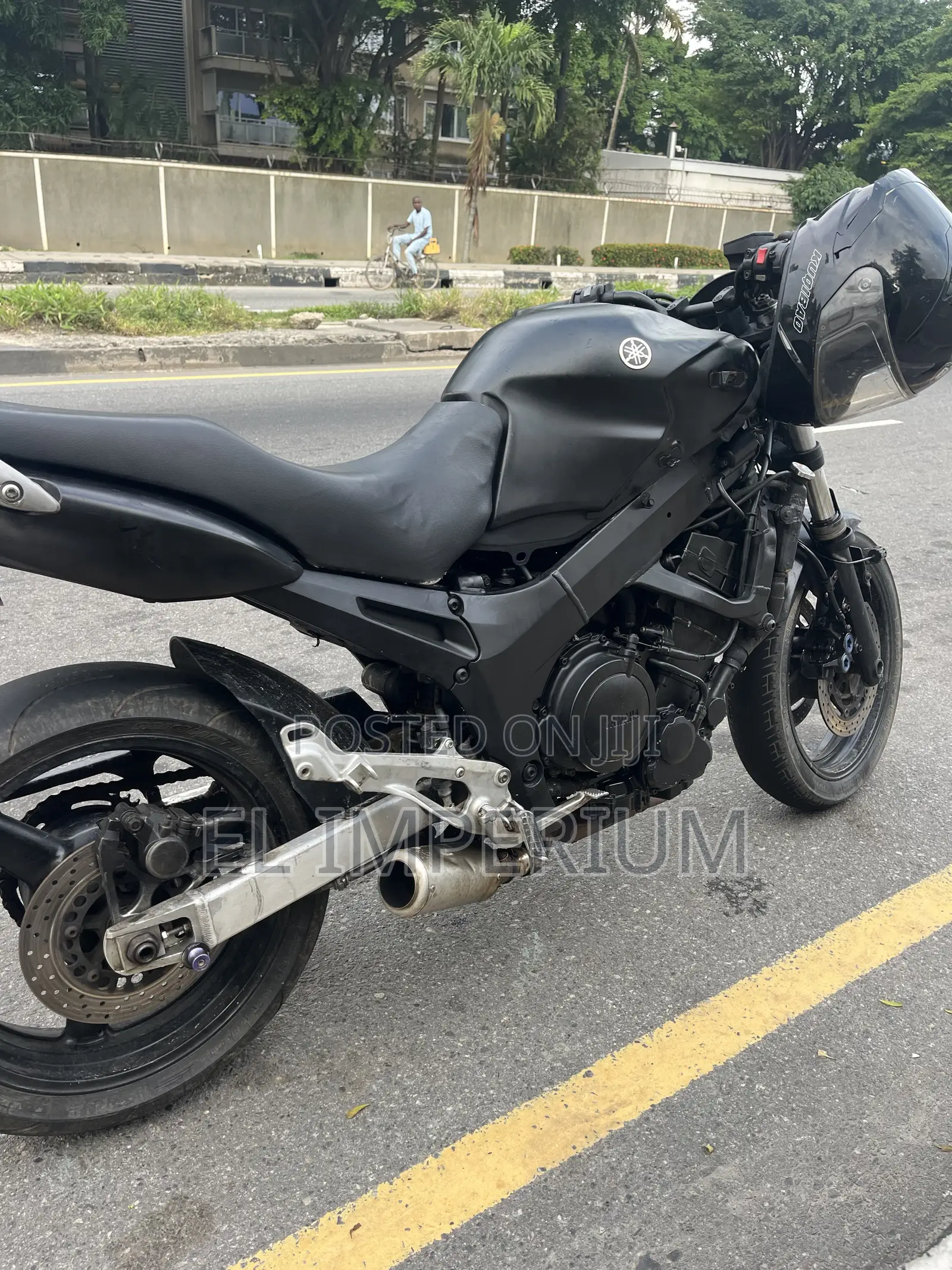 Yamaha 2010 Black