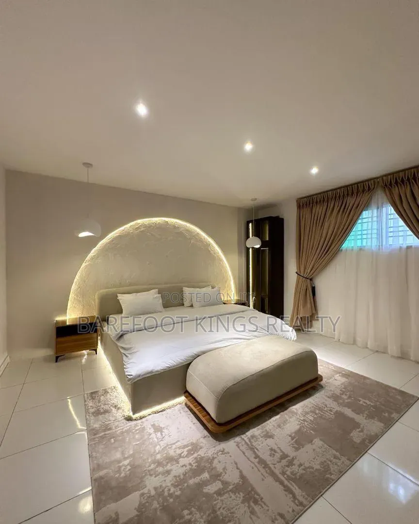 Luxury 3 Bedroom Apartment