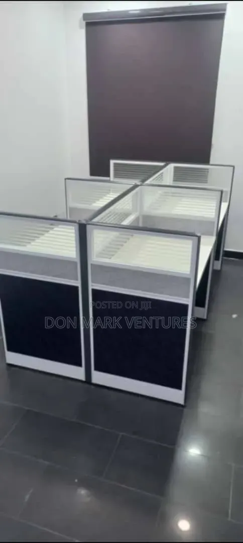 Luxury 4 Seater Work Station Table