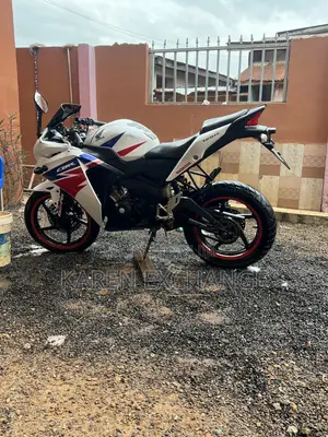 Honda CBR 2016 White