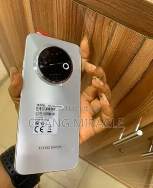 Tecno Spark 30C 128 GB White