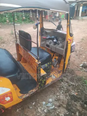 Bajaj RE 2023 Yellow