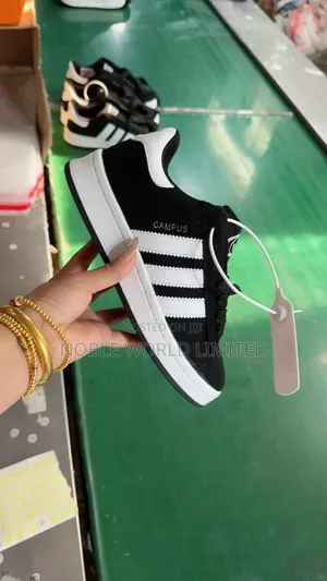 Black and White Samba Unisex Sneakers GFT 6h