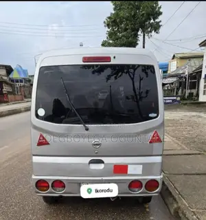 Mitsubishi L300 2011 Silver