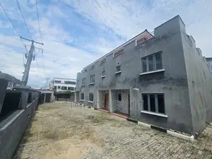 3bdrm Duplex in Chevron for rent
