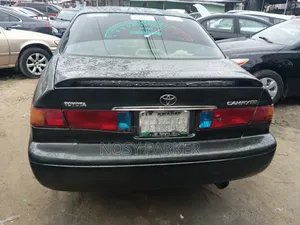 Toyota Camry 2000 Green