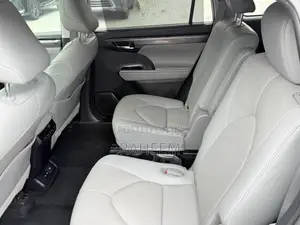 Toyota Highlander Limited 2021 Gray