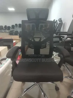 Brand New Executive Office Swivel Chair With Mesh Padded Foam Handles