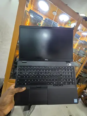 Laptop Dell Precision 3541 32GB Intel Core i7 SSD 512GB