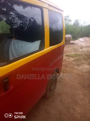 Daihatsu Hijet 2005 Red