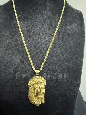 ITALY 750 Tested 18karat Gold With Jesus Piece