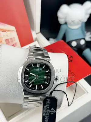 Patek Philippe Nautilus Luxury Men’s Wristwatch