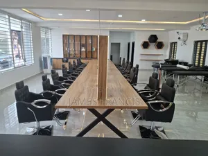 Salon Space to Let