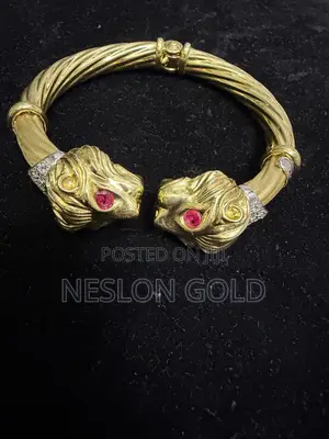 18karat Solid Gold Bangle Lion Head Design