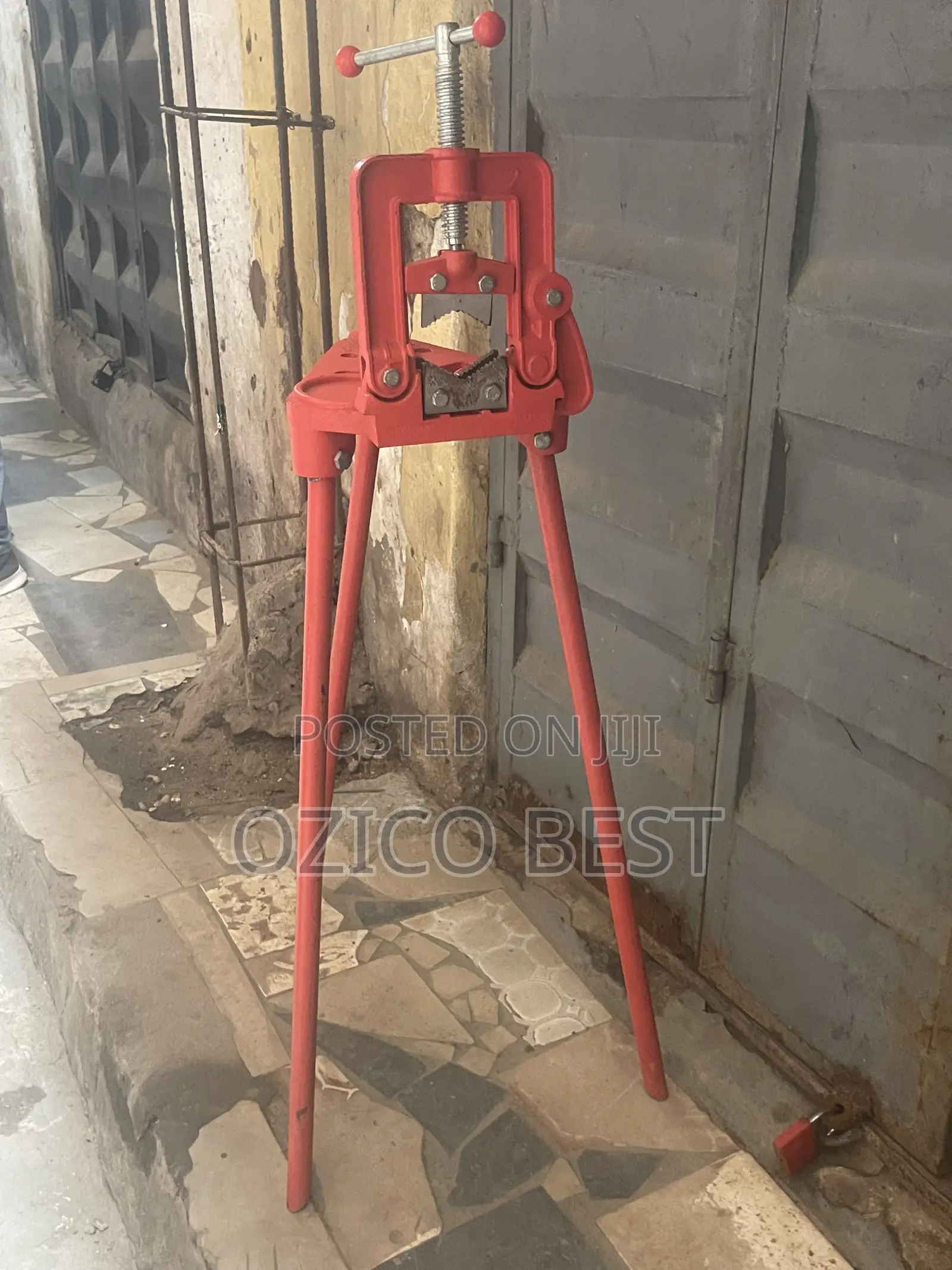Tripod Stand Pipe Vise