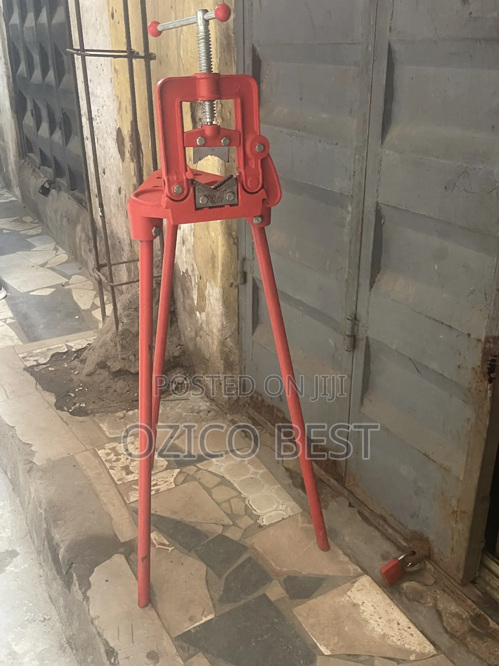 Tripod Stand Pipe Vise