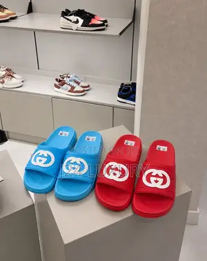 Gucci Gg Supreme C