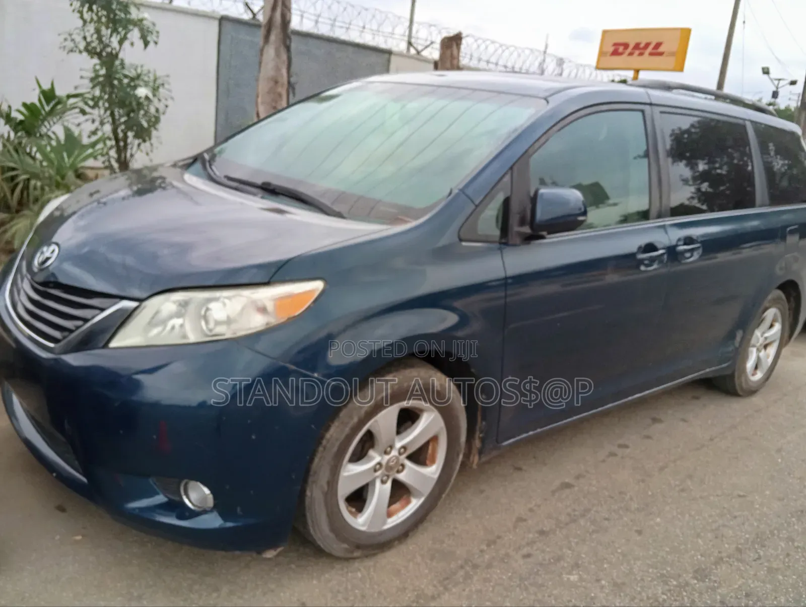 Toyota Sienna 2012 Blue