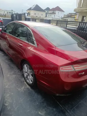 Lincoln MKZ 2015 Red
