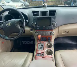 Toyota Highlander 2010 Green