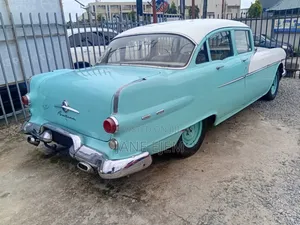 Pontiac Bonneville 1990 Blue