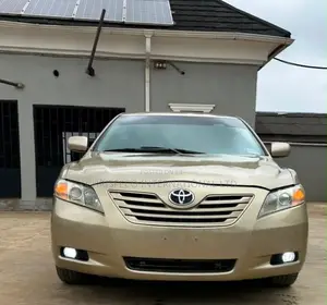Toyota Camry LE 4dr Sedan (2.4L 4cyl 5A) 2009 Gold