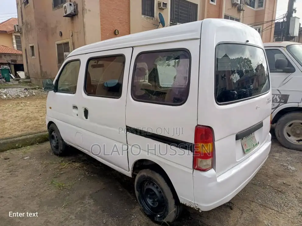 Suzuki APV Minibus 2002 White