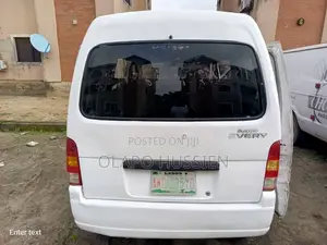 Suzuki APV Minibus 2002 White