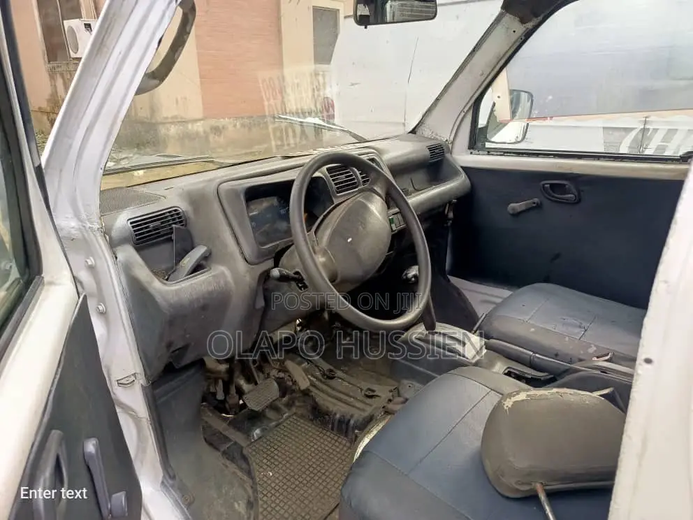 Suzuki APV Minibus 2002 White