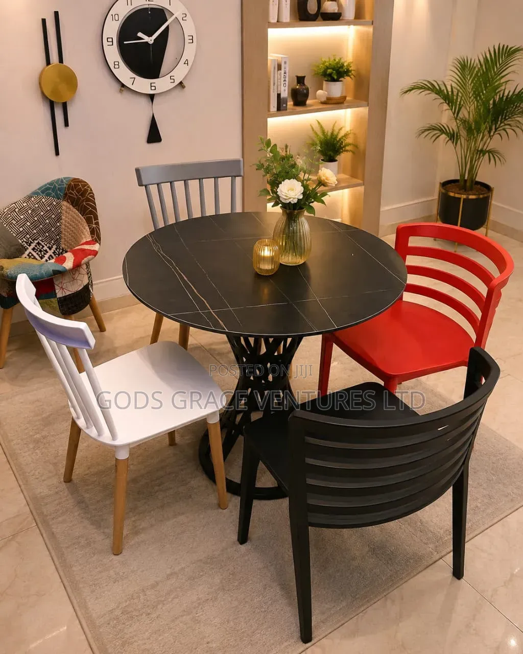 Round Table for Bars and Restaurants