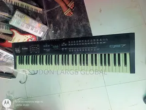 Alesis Qs7 Synth