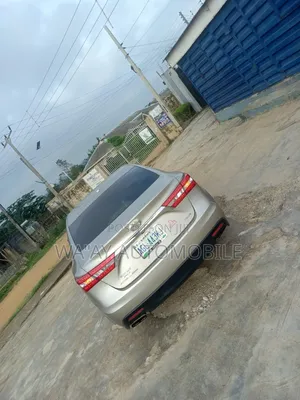 Toyota Avalon 2013 Gold