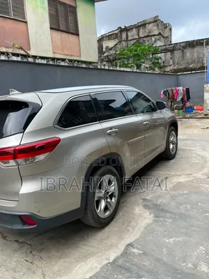 Toyota Highlander 2016 Gold