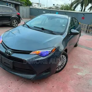 Toyota Corolla LE (1.8L 4cyl 2A) 2019 Blue