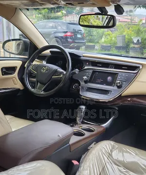 Toyota Avalon Limited Sedan FWD (3.5L 6cyl 6A) 2013 Gold