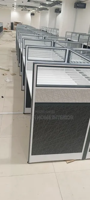 Executive Cubicle With Mobile Drawer