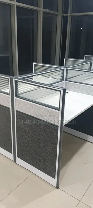 Executive Cubicle With Mobile Drawer