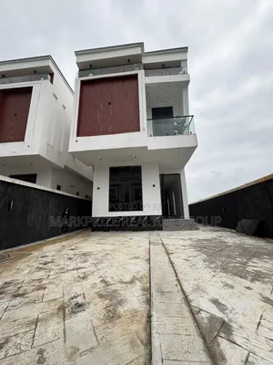5bdrm Duplex in Lekki Conservative for sale
