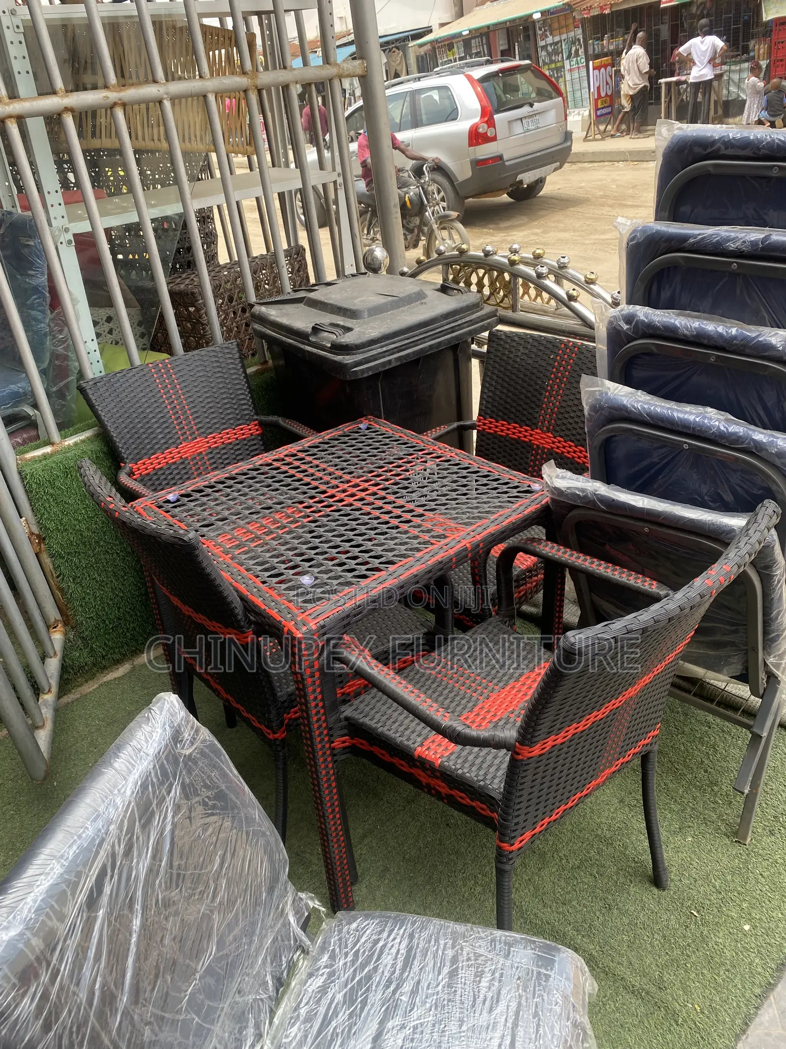 4 Seaters Outdoor Rattan Chairs and Table