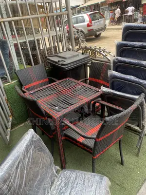 4 Seaters Outdoor Rattan Chairs and Table