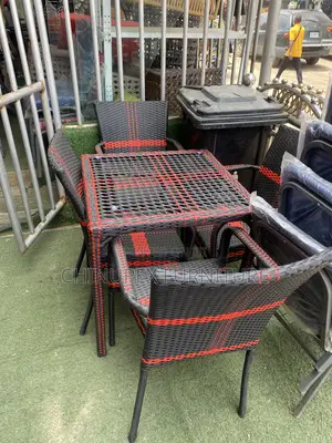 4 Seaters Outdoor Rattan Chairs and Table