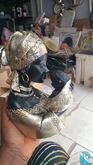 African Mother Child Sculpture – Black Gold Decor
