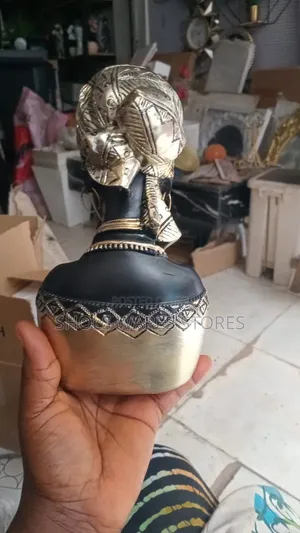 African Mother Child Sculpture – Black Gold Decor