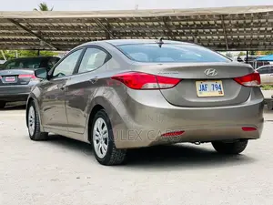 Hyundai Elantra Limited Sedan FWD (1.8L 4cyl 6A) 2013 Gray