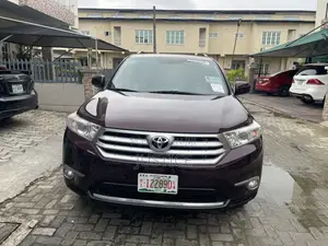 Toyota Highlander 2011 Burgundy