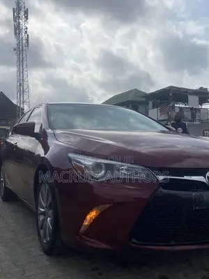 Toyota Camry XLE 4dr Sedan (2.5L 4cyl 6A) 2016 Red