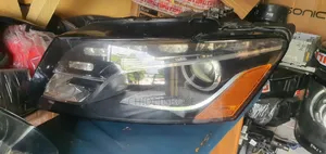 Headlamp Q5 2010